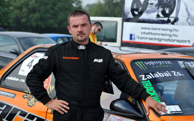 Zalabai Zsolt and KISS THE WALL