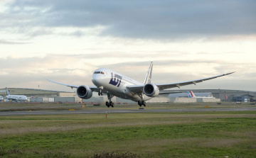 Kényszerleszállást hajtott végre egy lengyel Dreamliner Glasgow-ban