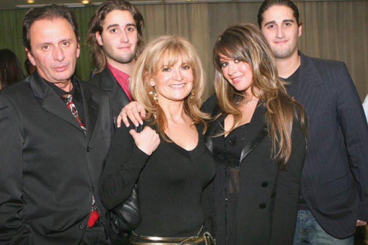 Szigorú nevelést kaptak a Király testvérek