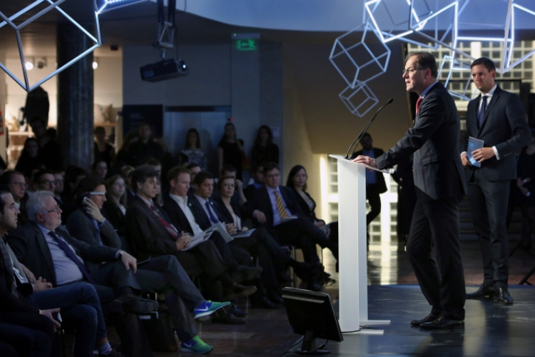 Űrpuli és szemétevő macska a Design Terminálban 