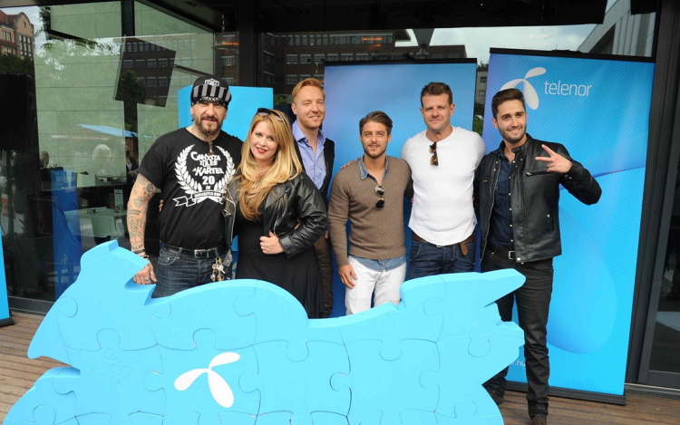 Gyorsasági motort építettek a sztárok