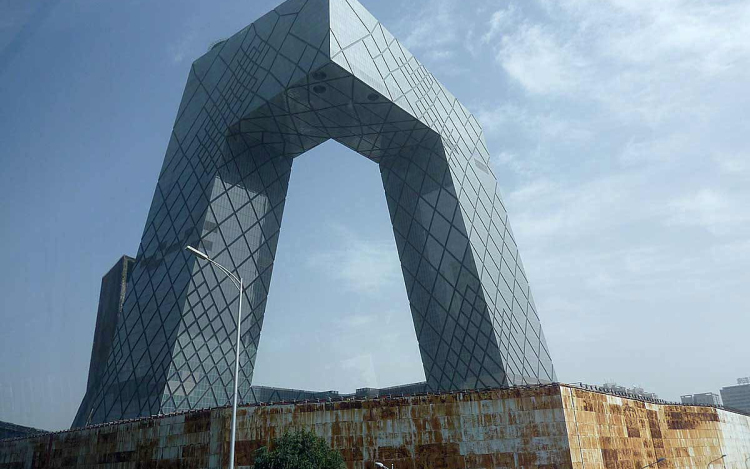 Haszonleséssel vádol egyes nagy külföldi autógyártókat a kínai központi televízió