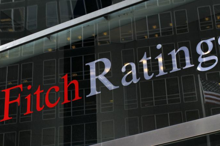 Magyar bankokat minősített le a Fitch