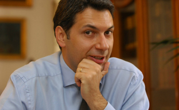 A települések teljes adósságának átvállalását mérlegeli az állam Lázár János szerint