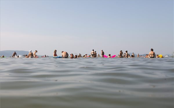 Újabb szabadvízi strandok újulnak meg nyárra