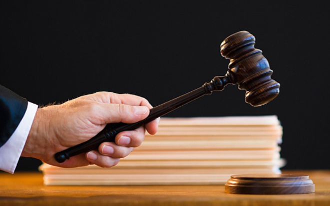 Hálapénz miatt tíz fővárosi nőgyógyászt próbára bocsátott, illetve pénzbüntetésre ítélt a Debreceni Ítélőtábla