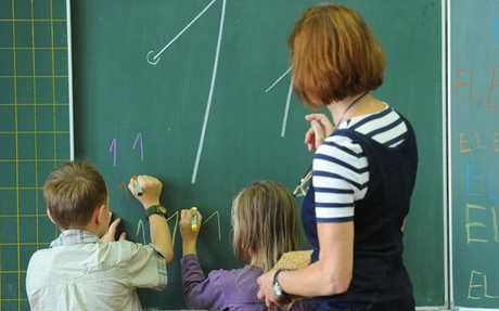 PSZ: a túlóra kérdése még mindig függőben van a pedagógus-életpályamodellben