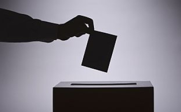 Még nincs vége: tömeges óvás a választás után