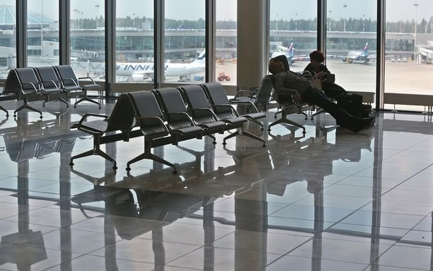 Snowden menedékügye - Orosz ügyvéd: az amerikai informatikus ideiglenes menedékjogi kérelmét 3 hónap alatt elbírálhatják