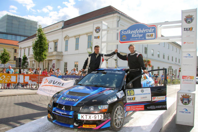 Szépen csillog a bronz!