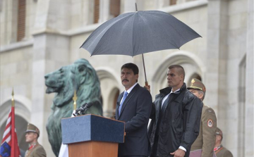 Augusztus 20. - Áder: érdekeinket magunknak kell képviselnünk