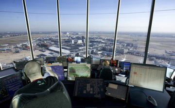 Lezuhant egy kisgép egy amerikai nemzetközi repülőtéren, órákig senki sem vette észre