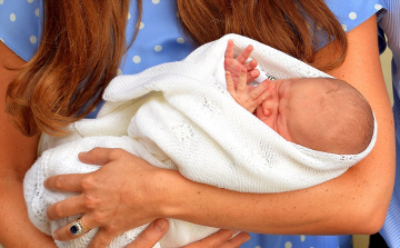 Első képek a brit trónörökösről!