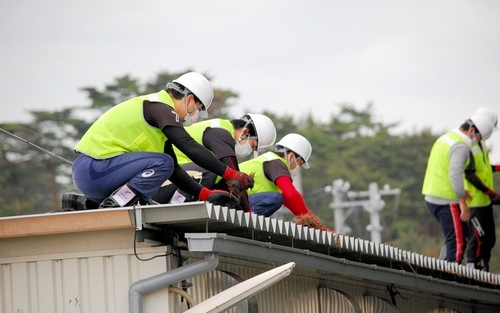 Katasztrófa sújtotta városban vezekel a világbajnok japán dzsúdós