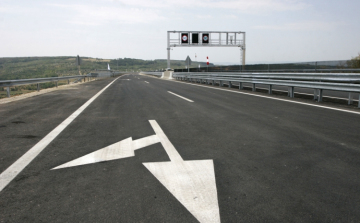 Átadják az M0 déli-keleti összekötő útját