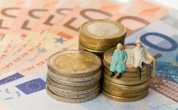 FT: ráfizetés lesz a magán nyugdíjtakarékosság