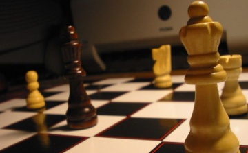 Sakkvilágbajnoki párosmérkőzés - Negyedszer is döntetlen