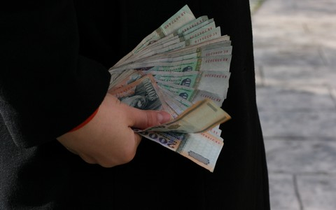 Hivatali visszaélés miatt emeltek vádat egy volt siófoki nyomozó ellen