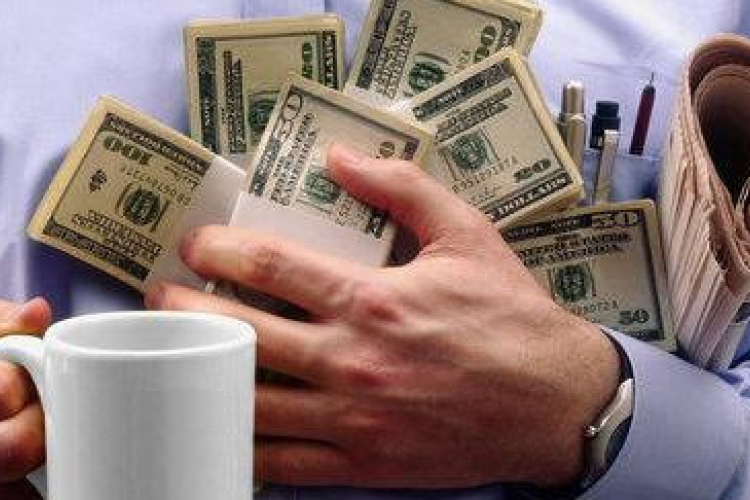 Offshore ügyek: több száz eljárás zajlik uniós pályázatok miatt