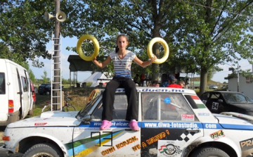 Kecelen újra Dübörög a V8-as szív!