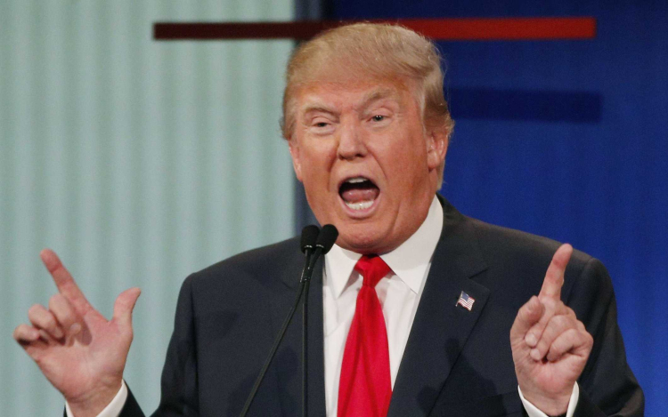 Egykori ügyvédje eskü alatt vallotta, hogy Donald Trump utasította őt bűncselekmény elkövetésére