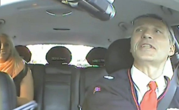 Taxisofőrnek álcázta magát a norvég kormányfő