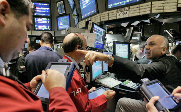 A dollár erősödése még mindig terheli a nyersanyagpiacokat