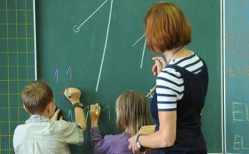 PSZ: a túlóra kérdése még mindig függőben van a pedagógus-életpályamodellben