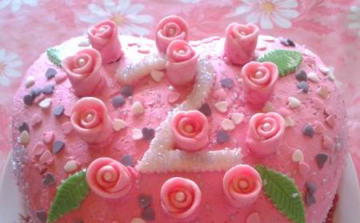 Tejszínes-csokis-mogyorós torta