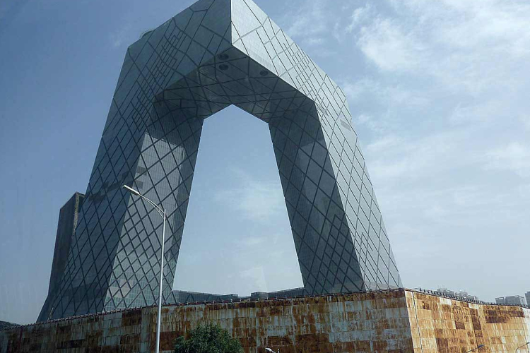 Haszonleséssel vádol egyes nagy külföldi autógyártókat a kínai központi televízió