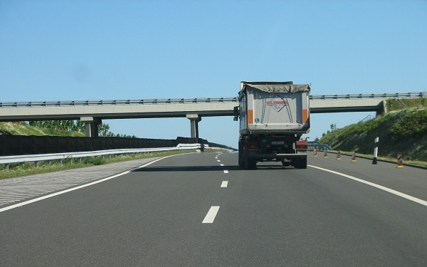 E-útdíj: reális volt a kormány bevételi terve