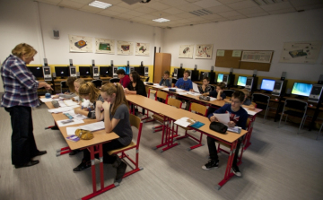 Több mint ezer helyen jár kedvezmény a diákigazolványhoz