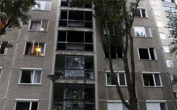 Égett egy második emeleti lakás Miskolcon, a lakókat kimenekítették