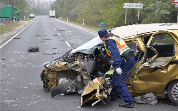 Karambol az 5-ös főúton Alsónémedinél