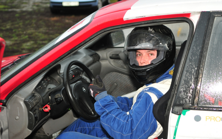 Sanyi Győzött, az eső vesztett.