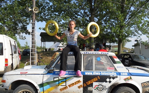 Kecelen újra Dübörög a V8-as szív!