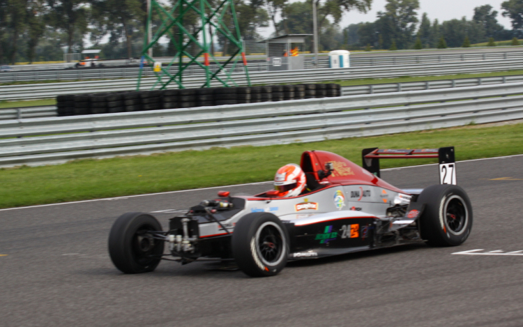 GRT versenyzőkkel teli dobogó a Slovakiaringen