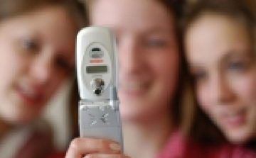 A bankkártya hamarosan a mobilba költözik 