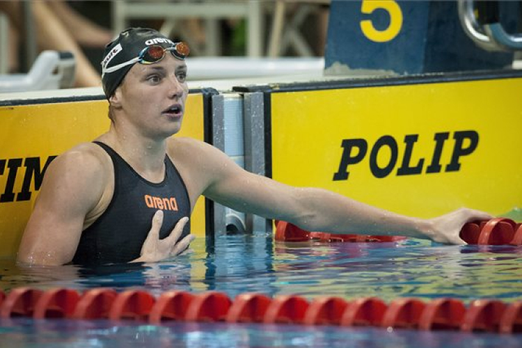 Rövidpályás úszó vk - Hosszú Katinka öt éremmel kezdett