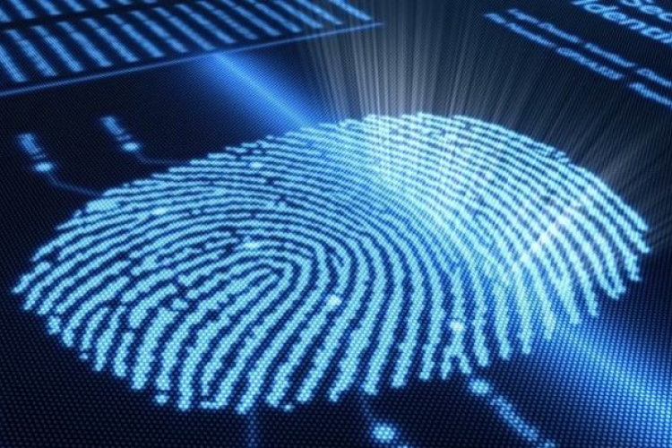 Aggályosnak tartja az iPhone ujjlenyomat olvasóját Hamburg adatvédelmi biztosa