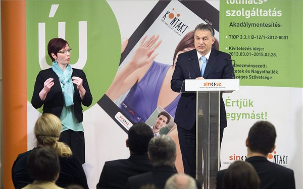 Hallássérülteket segítő videotolmács rendszer indult