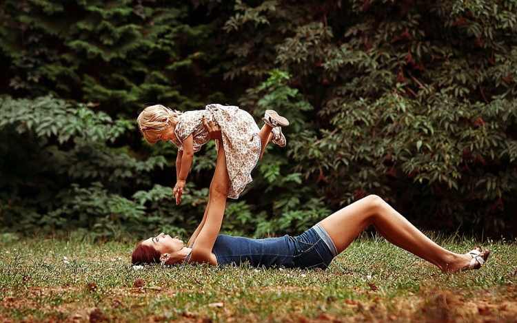 Új esély a rászoruló, egyedülálló anyáknak 