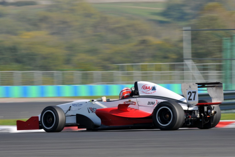 Bajnokavató melyen a technika ördögét is legyőzték