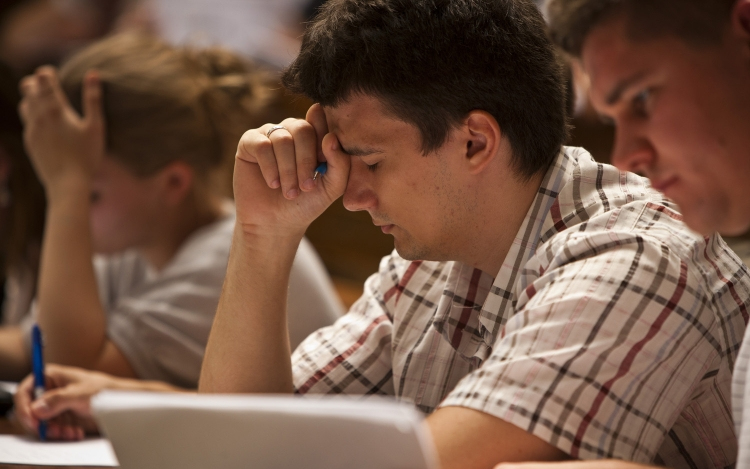 Orbán: Aggasztó az európai fiatalok munkanélkülisége 