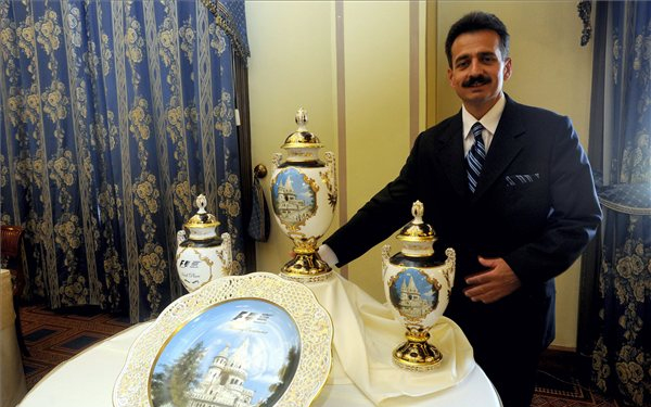 Ismét Herendi Porcelánt kapnak a Magyar Nagydíj dobogósai