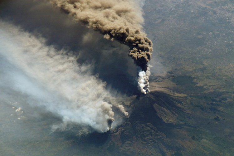 Kitört az Etna, hamu lepte el Cataniát