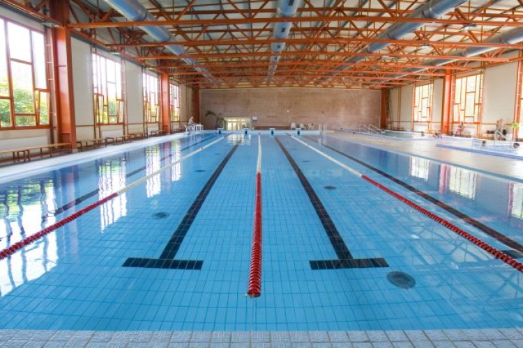 Az ország 23 településén épülhet uszoda