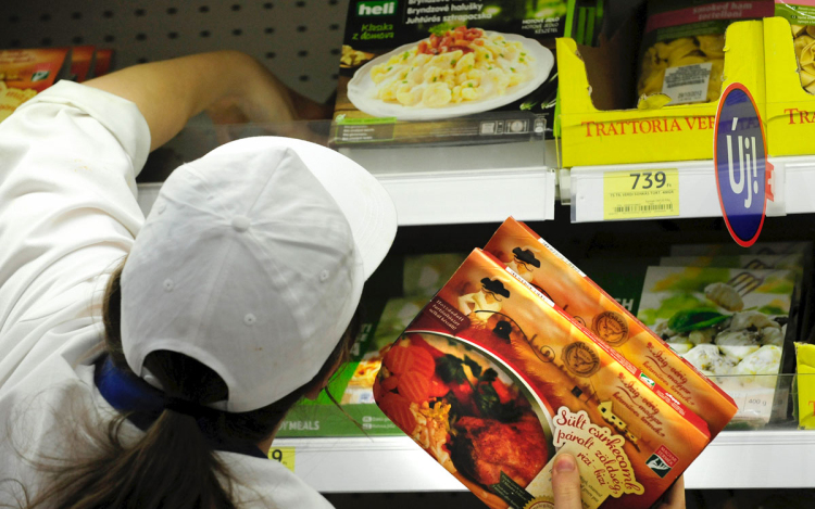 Szakszervezet: lassan tarthatatlanná válik a kereskedelemben dolgozók helyzete