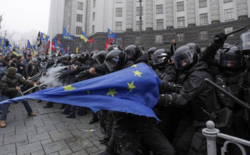 Ukrajnai tüntetések - Meghalt egy férfi a kijevi tüntetések központi helyszínén